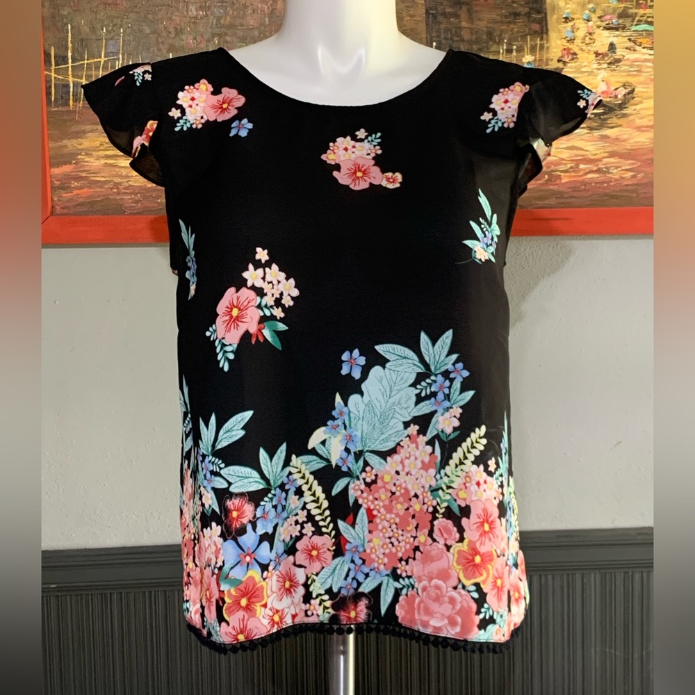 Twine & String Blouse SZ - XL (Juniors)